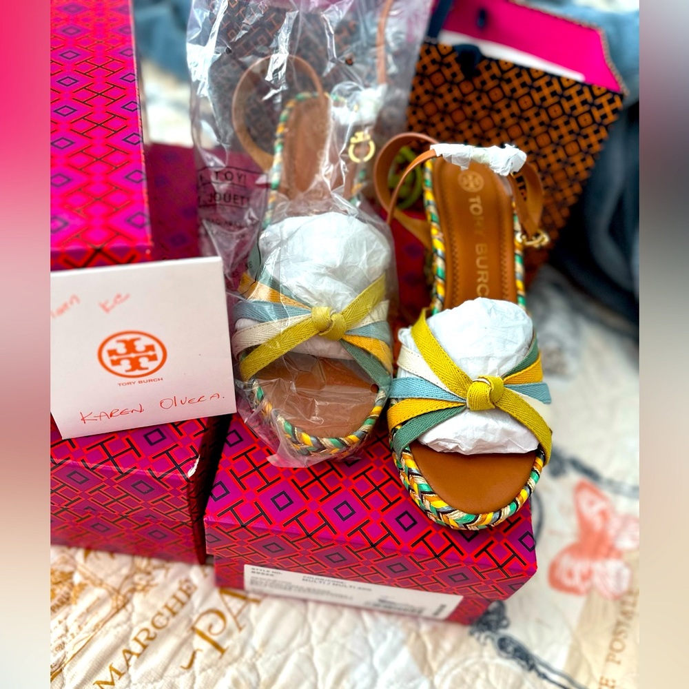 Tory Burch Sandal.